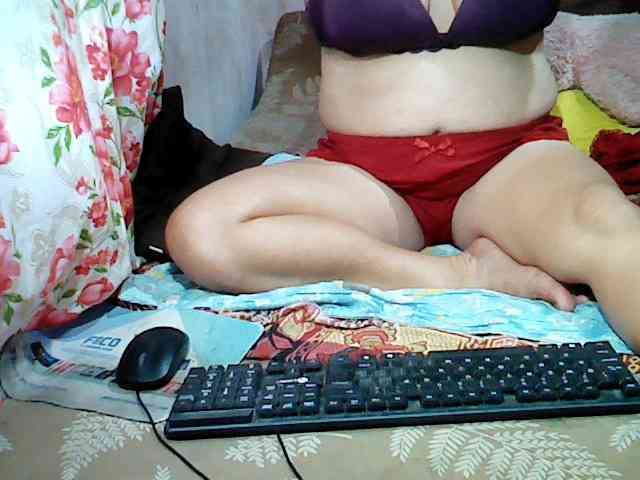 hotmama38 webcam