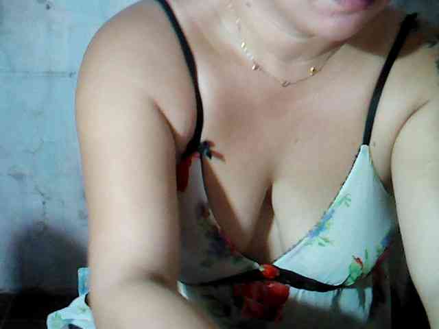 hotmama38 webcam
