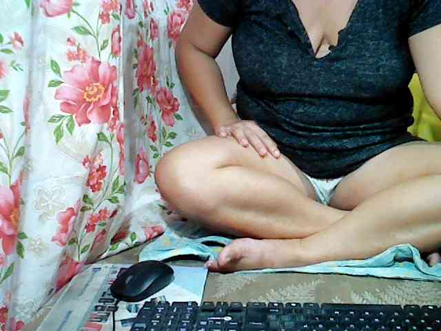 hotmama38 webcam