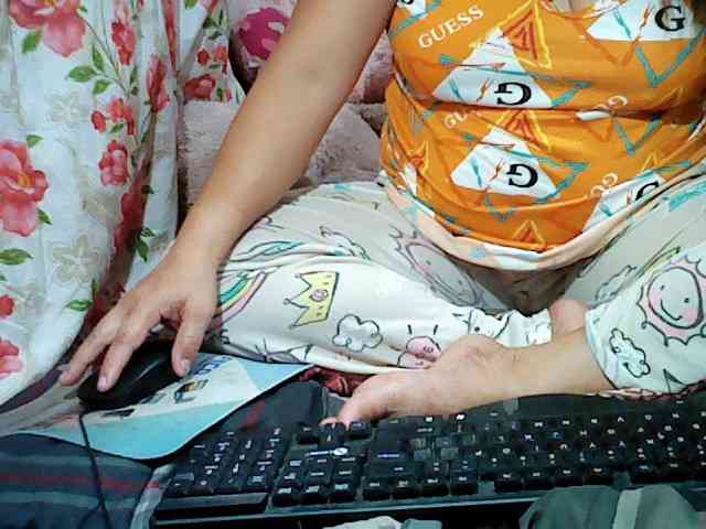 hotmama38 webcam