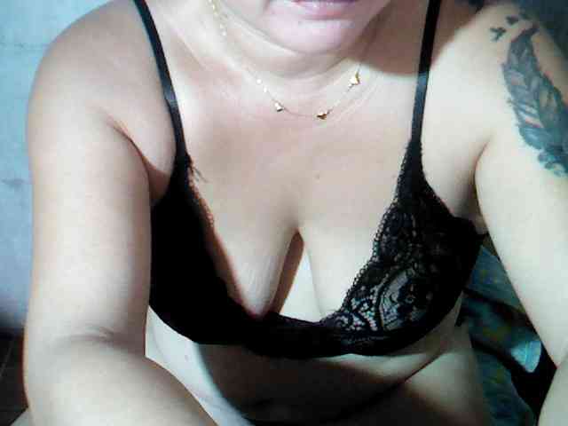 hotmama38 webcam