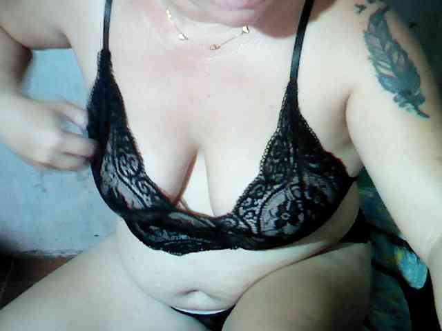 hotmama38 webcam