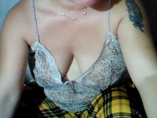 hotmama38 webcam