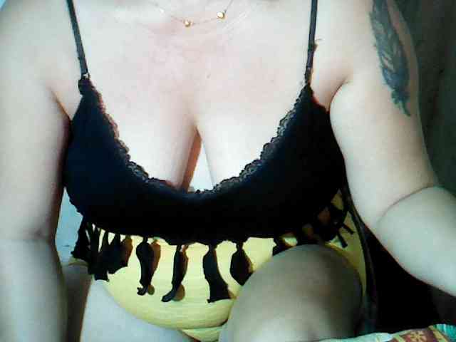 hotmama38 webcam