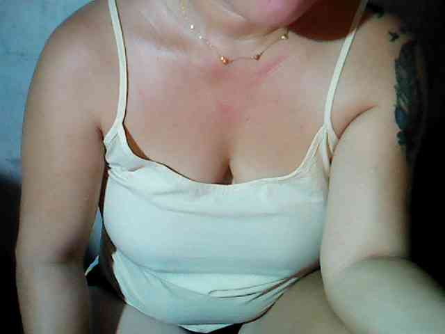 hotmama38 webcam