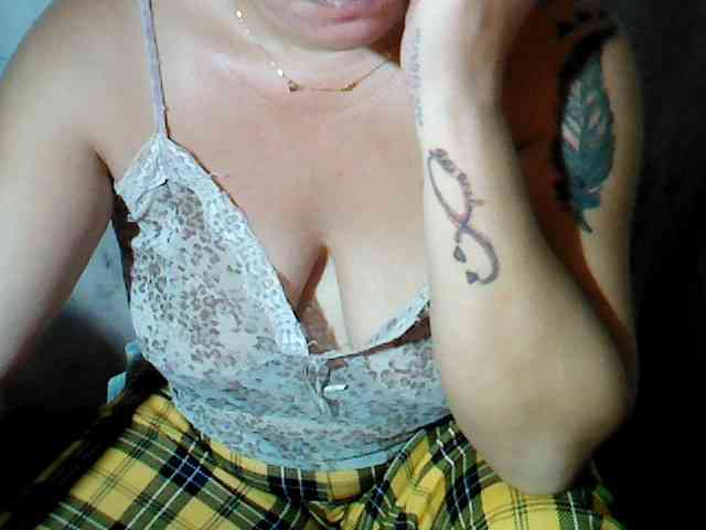 hotmama38 webcam