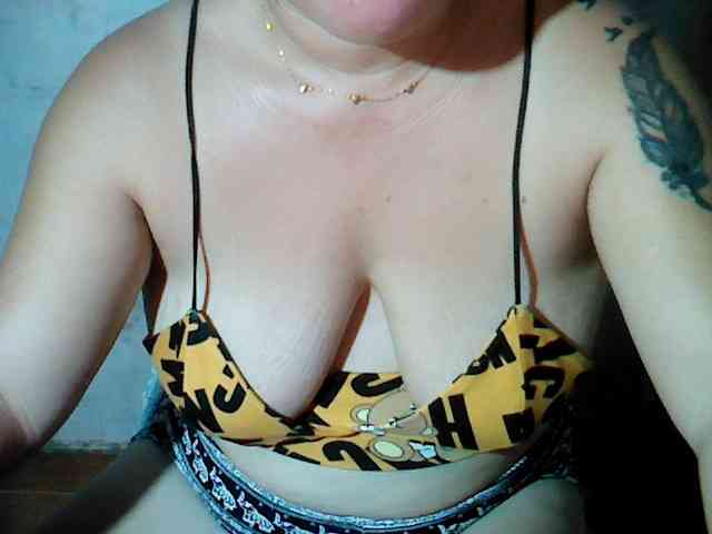 hotmama38 webcam