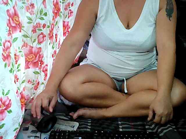 hotmama38 webcam