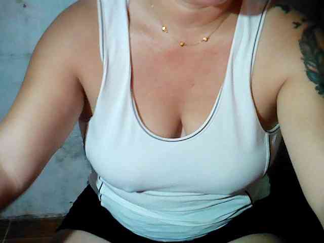 hotmama38 webcam