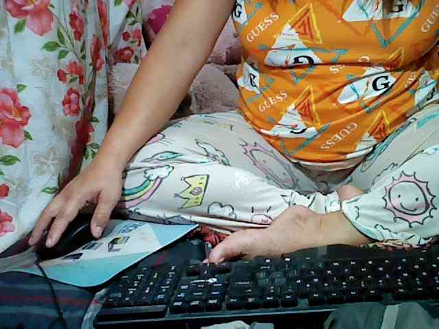hotmama38 webcam
