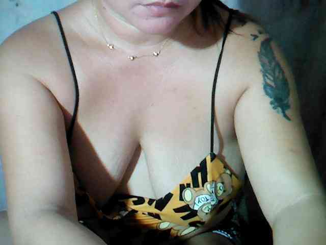 hotmama38 webcam
