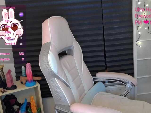 NicoleBunny24 live cam