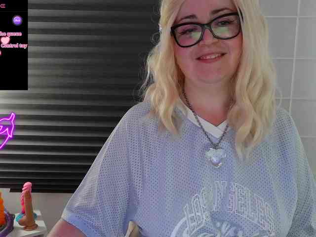 NicoleBunny24 webcam