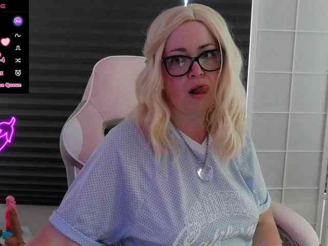 NicoleBunny24 webcam