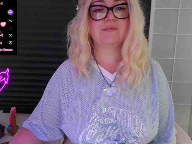 NicoleBunny24 webcam