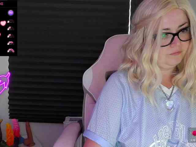 NicoleBunny24 webcam