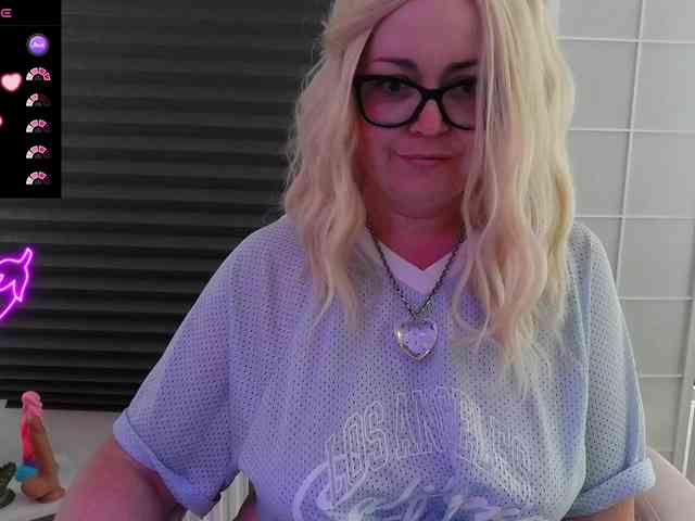 NicoleBunny24 webcam