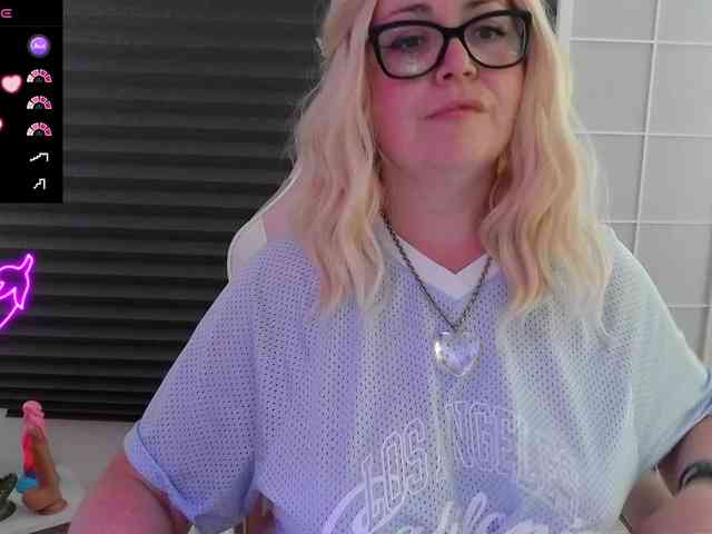 NicoleBunny24 webcam