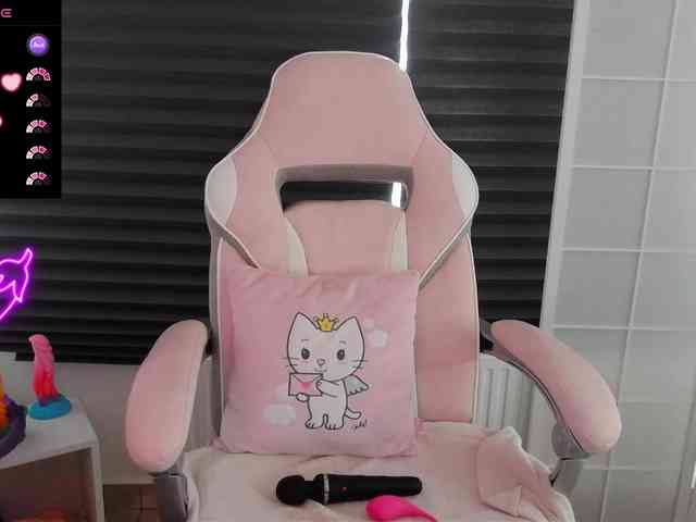 NicoleBunny24 webcam