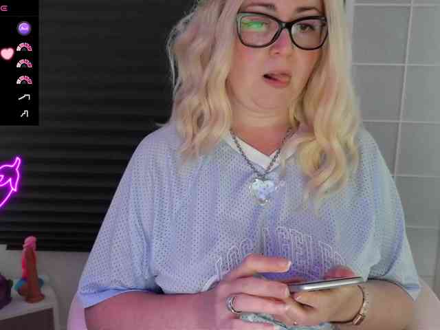 NicoleBunny24 webcam