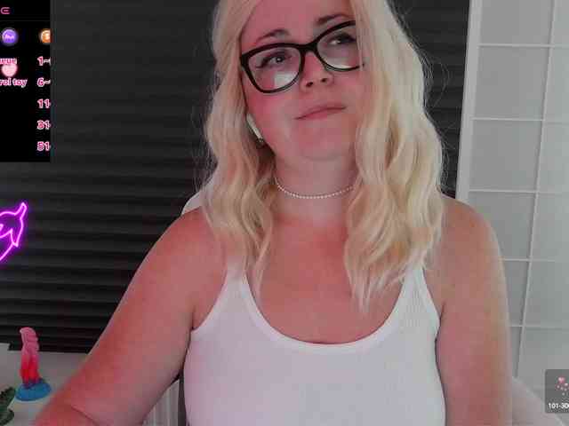 NicoleBunny24 webcam