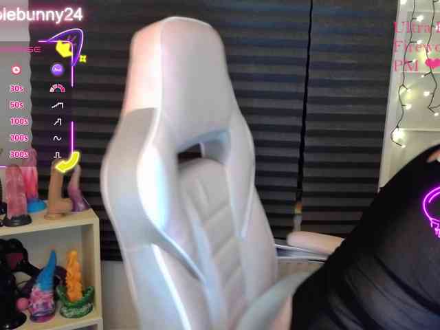 NicoleBunny24 webcam