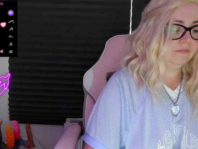NicoleBunny24 webcam
