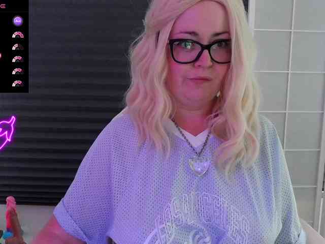 NicoleBunny24 webcam