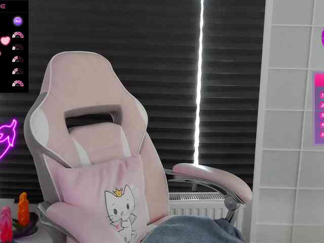 NicoleBunny24 webcam