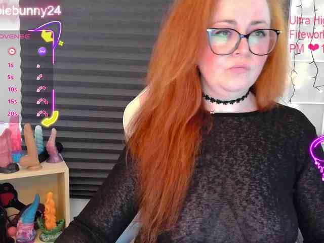 NicoleBunny24 webcam
