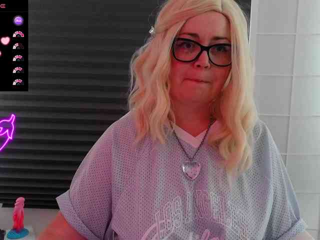 NicoleBunny24 webcam