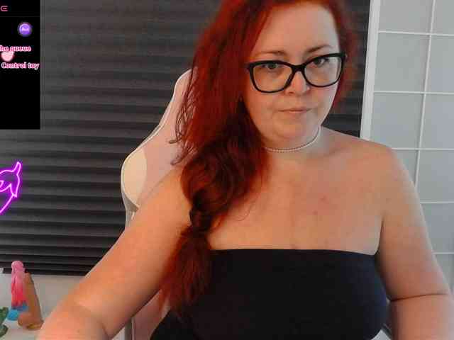 NicoleBunny24 webcam