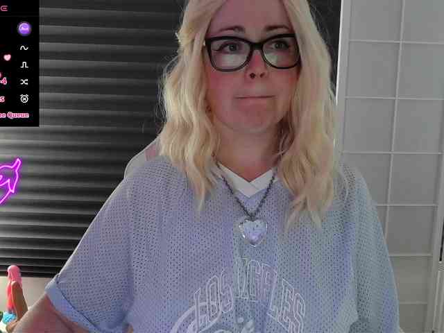 NicoleBunny24 webcam