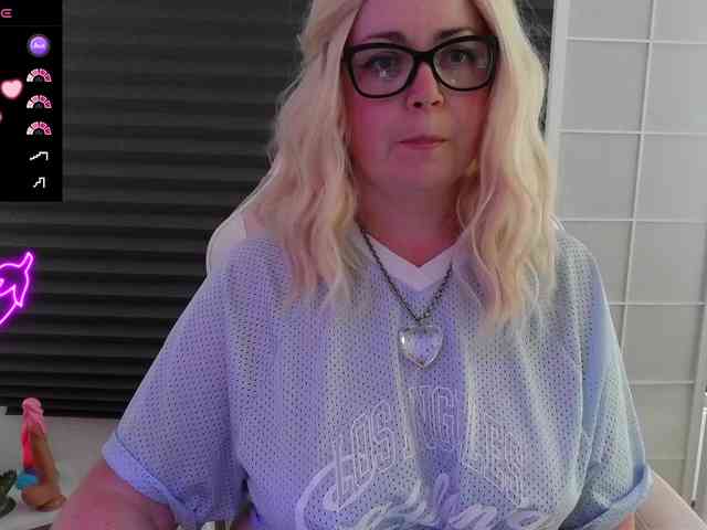 NicoleBunny24 webcam
