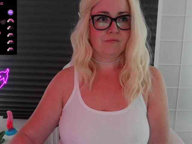 NicoleBunny24 webcam