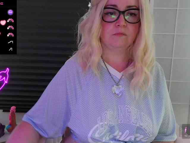 NicoleBunny24 webcam