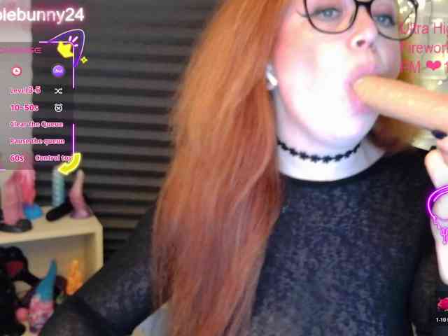 NicoleBunny24 webcam