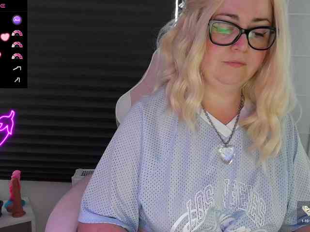 NicoleBunny24 webcam