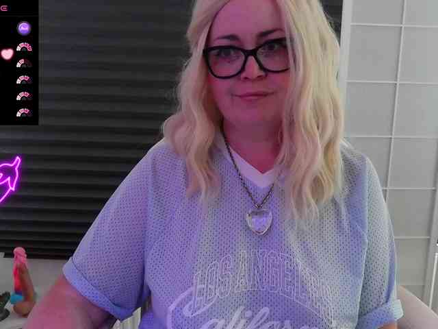 NicoleBunny24 webcam