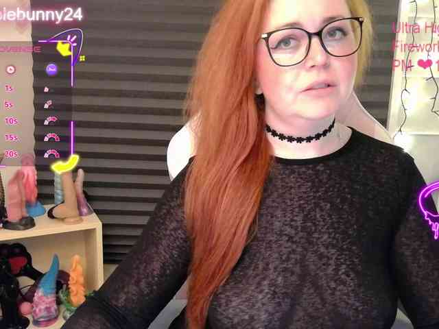 NicoleBunny24 webcam