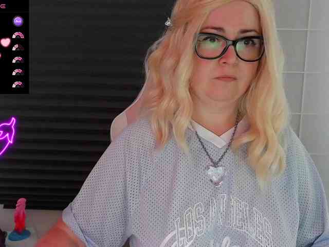NicoleBunny24 webcam