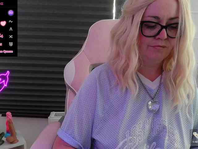 NicoleBunny24 webcam
