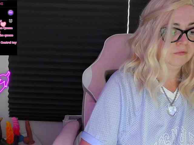 NicoleBunny24 webcam