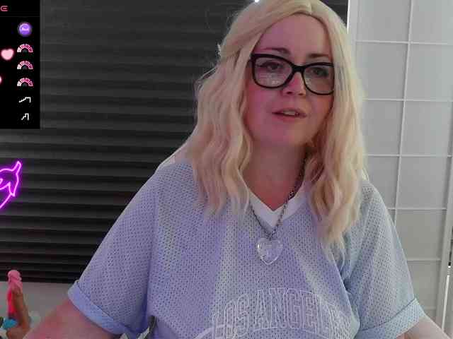 NicoleBunny24 webcam
