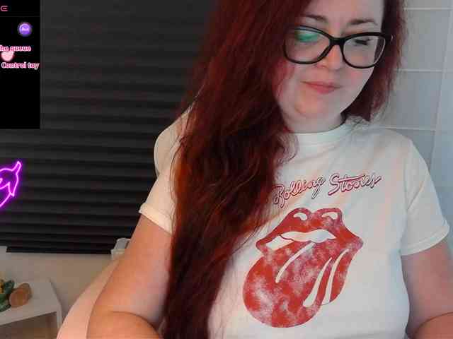 NicoleBunny24 webcam