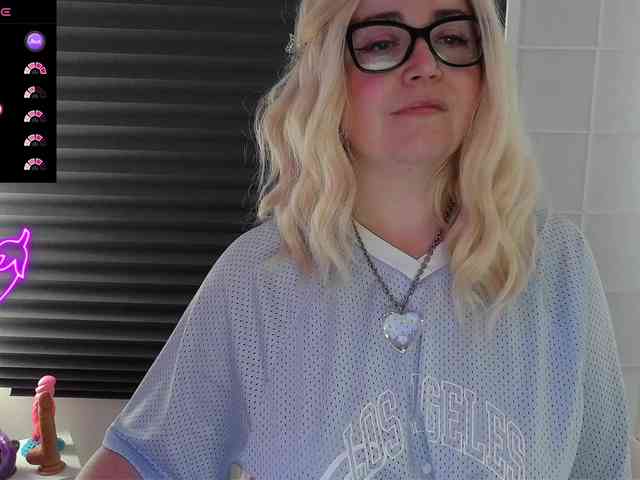 NicoleBunny24 webcam