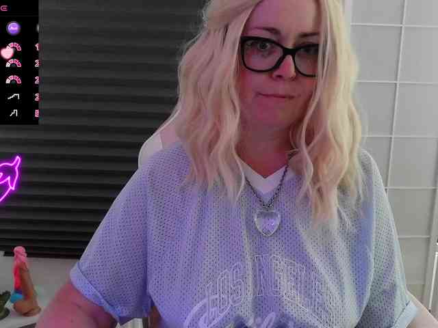 NicoleBunny24 webcam
