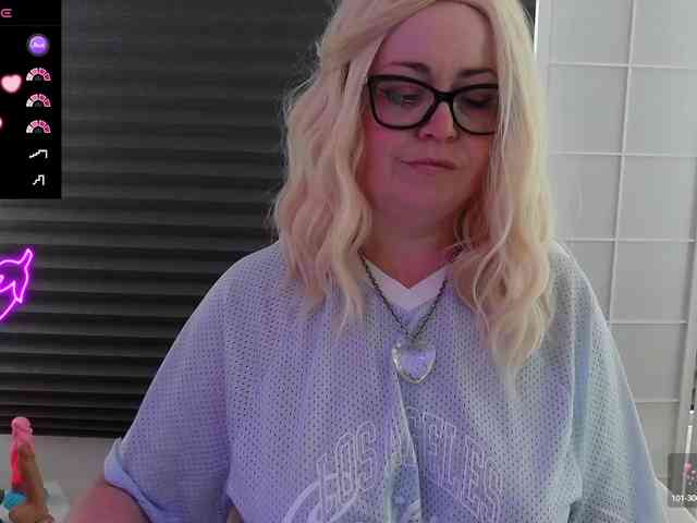 NicoleBunny24 webcam