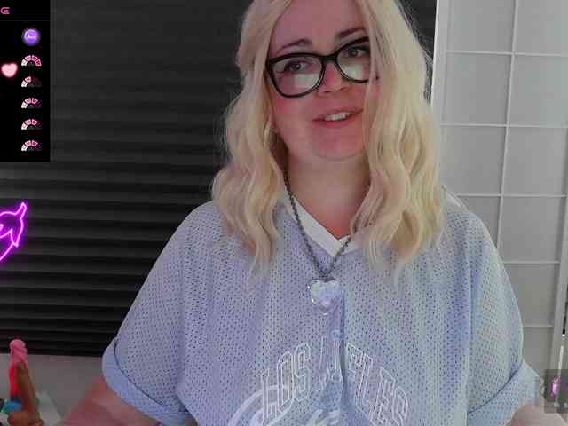NicoleBunny24 webcam