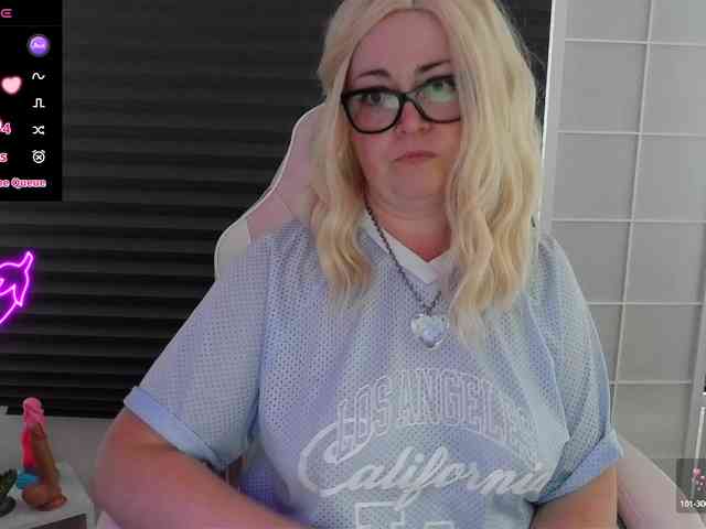 NicoleBunny24 webcam